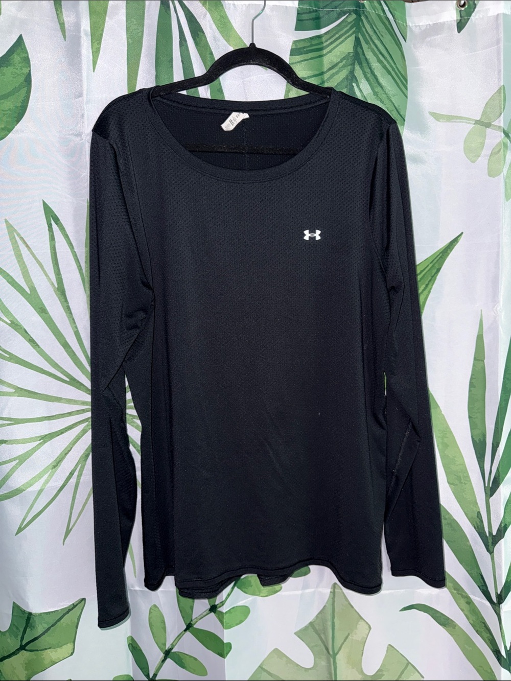 Under Armour Black Long Sleeve Athletic Tee